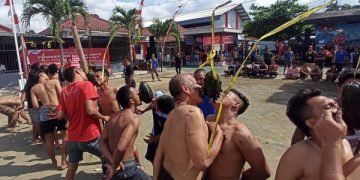 Warga binaan Lapas Tulungagung antusias mengikuti lomba cokot duit. Foto: Bacaini/Setiawan