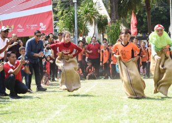Ribuan Pelajar Kota Kediri Semarakkan Lomba Agustusan di Balai Kota