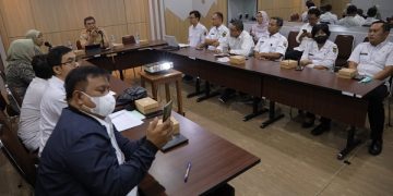 Rakor bersama BPJS Kesehatan Cabang Kediri di ruang Sekartaji Balaikota Kediri. Foto: Ist