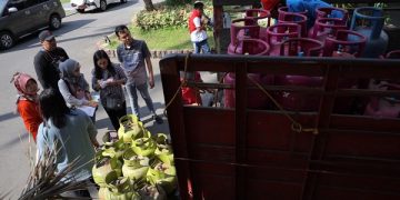 Penukaran tabung LPG untuk ASN di Balai Kota Kediri. Foto: Ist