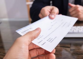 Apakah Kuitansi Cukup Sebagai Bukti Jual Beli Tanah?