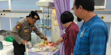 Bayi Terbungkus Kresek Tergeletak di Bantaran Sungai Brantas