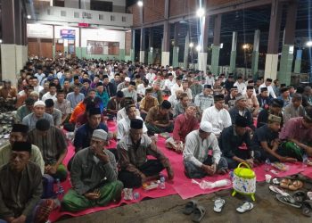 Ribuan Nelayan Trenggalek Doakan 8 Korban Hilang di Pantai Blitar