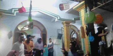 Maulid Nabi di Nganjuk Dirayakan dengan Rebutan Panci dan Kerupuk