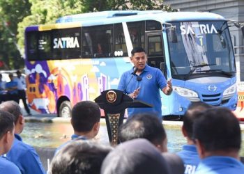 Wali Kota Kediri Jajal Bus Satria Keliling Kota