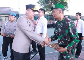 Anggota Intel Kodim 0809 Dapat Penghargaan dari Kapolres Kediri