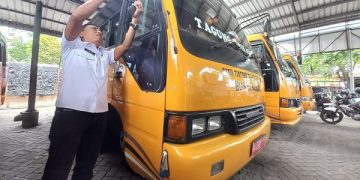 Bus sekolah di Kantor Dishub Tulungagung. Foto: Bacaini/Setiawan