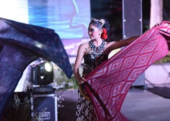 Gelaran Brantas Acarita Tampilkan Peragaan Busana Wastra Brantas
