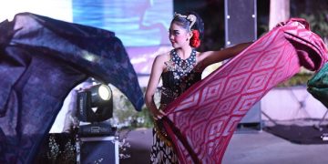 Gelaran Brantas Acarita Tampilkan Peragaan Busana Wastra Brantas