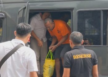 Polisi Limpahkan Kades dan Bendahara Ngulankulon ke Kejari Trenggalek