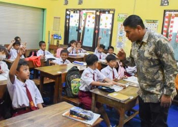 Wali Kota Kediri Pastikan Kebijakan Pendidikan Berjalan Baik