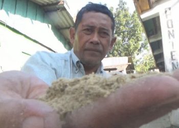 Warga Jombang Keluhkan Limbah Serbuk Kayu