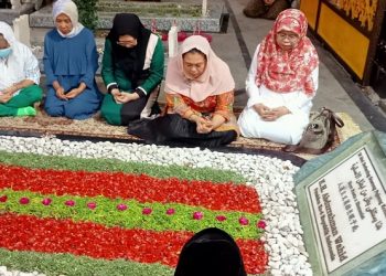 Bingung Tentukan Capres, Yenny Wahid Tempuh Perjalanan Spiritual