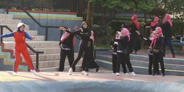 Ikut Senam Sehat, Bunda Fey Ajak Lansia tetap Produktif