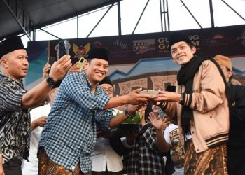 Hari Pertama KSF #6, Wali Kota Kediri Ngaji Bareng Gus Iqdam