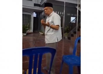 Warga Kampung Inggris Protes Pembangunan Trotoar