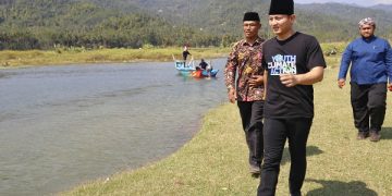Resmikan Desa Tematik Pantai Kebo, Bupati Arifin Minta Jaga Kebersihan