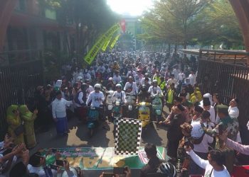 Peringati Hari Santri, Wali Kota Kediri Ikuti Touring Religi Naik Vespa