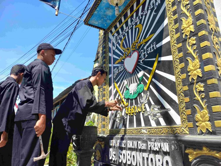 Puluhan Tugu Perguruan Silat di Tulungagung Gagal Dibongkar, Pemerintah Putar Akal
