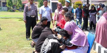 Polisi amankan ratusan pemuda Jombang pemberantas gangster. (foto/Syailendra/Bacaini)