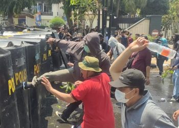 Ratusan Polisi Dilatih Hadapi Kerusuhan di Balaikota Kediri
