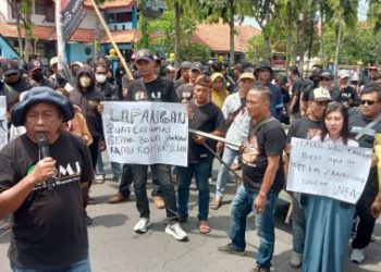Marak Praktik Pungli Sumbangan Uang Gedung, Warga Jombang Geruduk Kantor Dinas Pendidikan