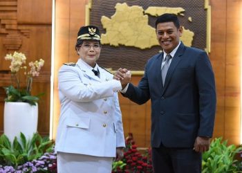 Pj Wali Kota Kediri, Zanariah bersama Abdullah Abu Bakar. Foto: Ist