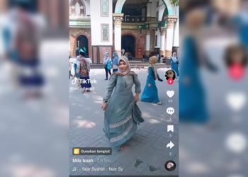 Joget di Depan Masjid, TikToker Minta Maaf