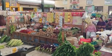 Pedagang cabai di Pasar Pahing Kota Kediri. Foto: Bacaini/AK.Jatmiko