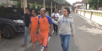 Peras Perangkat Desa di Jombang, 2 Oknum Wartawan Diciduk. (foto/ist)