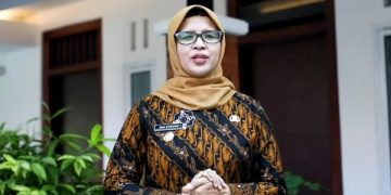 Soal Dana Desa, Bupati Blitar Mak Rini Ingatkan Perangkat Desa adalah Abdi Masyarakat. Foto Bupati Blitar Rini Syarifah atau Mak Rini. (foto/ist)