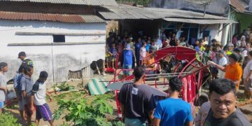 Dihantam KA Penataran, Odong-odong Beserta Sopir di Malang Terseret Ratusan Meter. (foto/ist)
