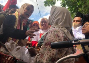 Blusukan ke Pasar Ngemplak Tulungagung, Istri Ganjar Pranowo Dengar Keluhan Pedagang
