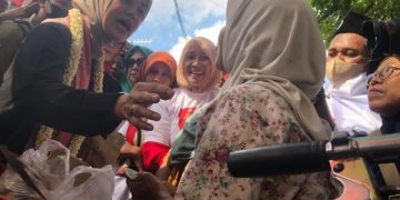 Blusukan ke Pasar Ngemplak Tulungagung, Istri Ganjar Pranowo serap keluhan pedagang. (Foto/Bacaini.id)