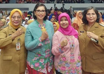 Pj Wali Kota Kediri Zanariah saat menghadiri kegiatan 'Merayakan Perempuan' di Istora Senayan Jakarta. Foto: Ist