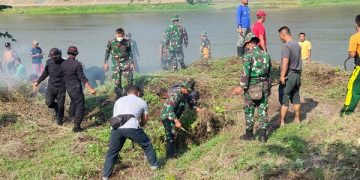 Pj Wali Kota Kediri Apresiasi Karya Bhakti Kodim 0809 di Sungai Brantas