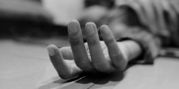 Petugas melakukan penyelidikan di lokasi penemuan santri meninggal di Ponpes Kawedusan Kediri
