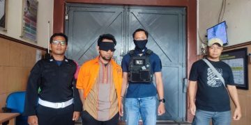 Dikawal ketat Densus 88, Napiter Alumni JAD Dilayar ke Lapas Tulungagung. (foto/Bacaini)