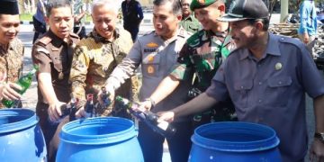Bandar Mirasantika di Nganjuk Ngaplo, Stok Pesta Tahun Baru 2024 Dimusnahkan. (foto/Bacaini)