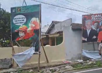APK Caleg Partai Pendukung Ganjar-Mahfud di Blitar Dirusak Massa: Apa Salah Ganjar?