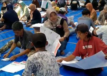 Diminati Ibu-ibu, Segini Honor Petugas Sortir Lipat Surat Suara 2024