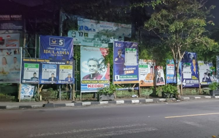 Bandel, Ratusan APK di Kota Kediri Dieksekusi Petugas