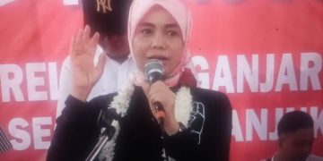 Siti Atikoh Tak Lelah Obok-obok Jawa Timur: Ini Bukan Tentang Ganjar. (foto/Bacaini)