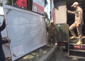 Bawaslu Turunkan APK Gambar Jokowi di Jl KH Hasyim Asy’ari, Ada Apa?