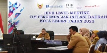 Pj Wali Kota Kediri Beri Arahan Pengendalian Inflasi pada HLM TPID