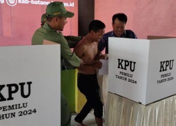 Ratusan ODGJ Didampingi Petugas Pemilu 2024 di Bilik Suara: Dijamin Tidak Diarahkan?