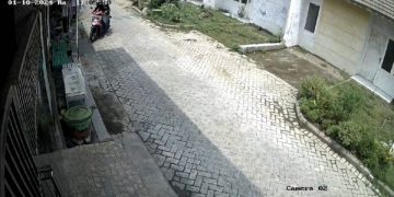 Viral Pria di Jombang Gondol CD dan BH di Jemuran, Buat Fantasi “Iclik”?. (foto/Bacaini)