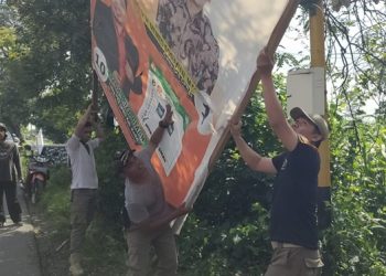 Dipasang Ngawur, Ratusan Poster Kampanye Dicopot Bawaslu Kabupaten Kediri