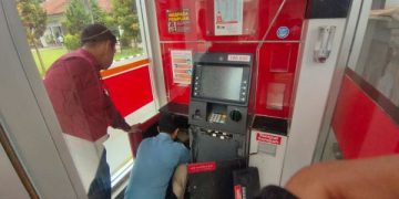 H-2 Pemungutan Suara, ATM Bank Jatim di Kediri Dijarah. (foto/Bacaini)