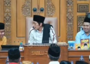 Gibran Datangi Markas Sabilu Taubah Blitar, Gus Iqdam: Semoga Kita Selalu Dekat Lahir Batin